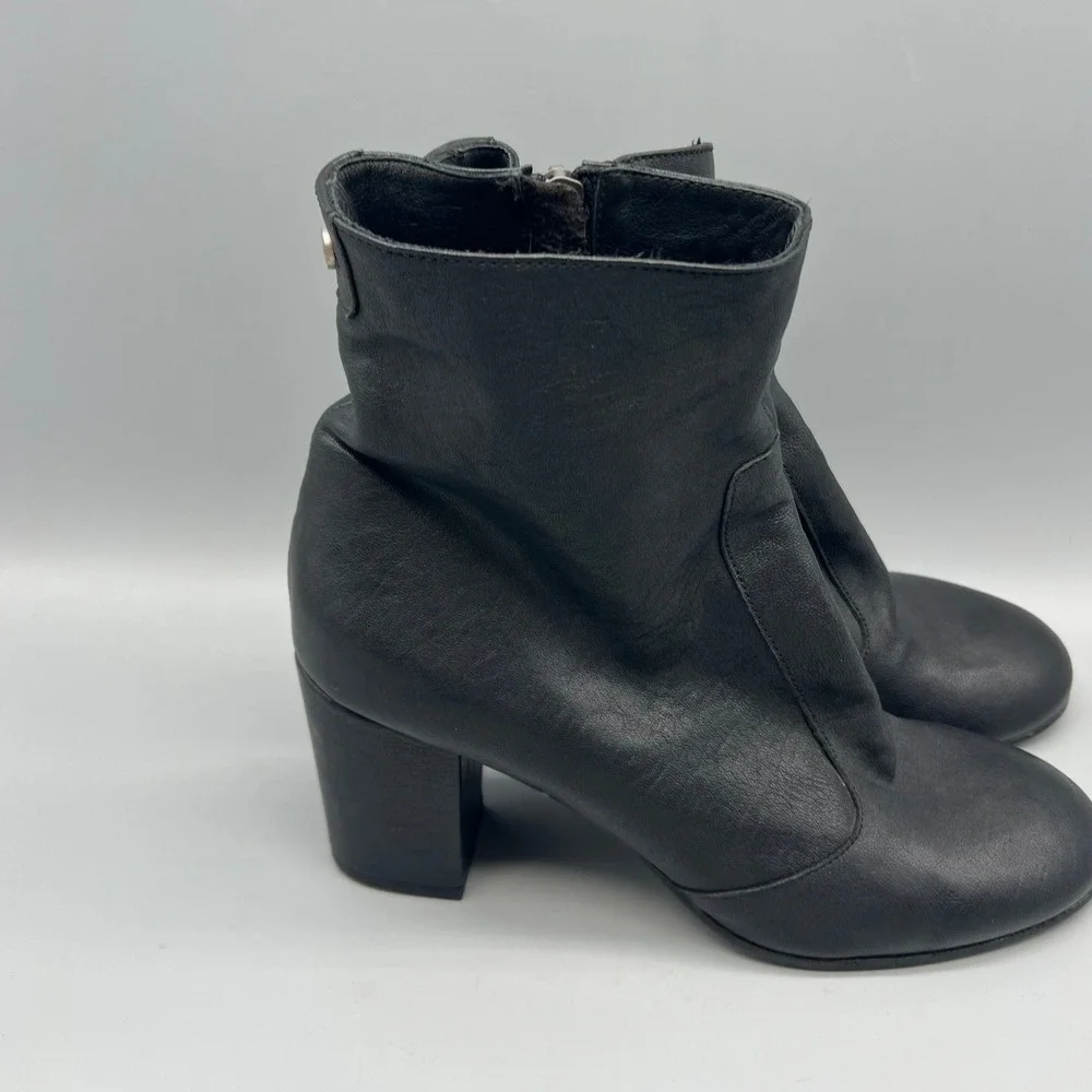 Russell & Bromley London‎ Black Leather Ankle Boots Italy Vero Cuoio Size 41
